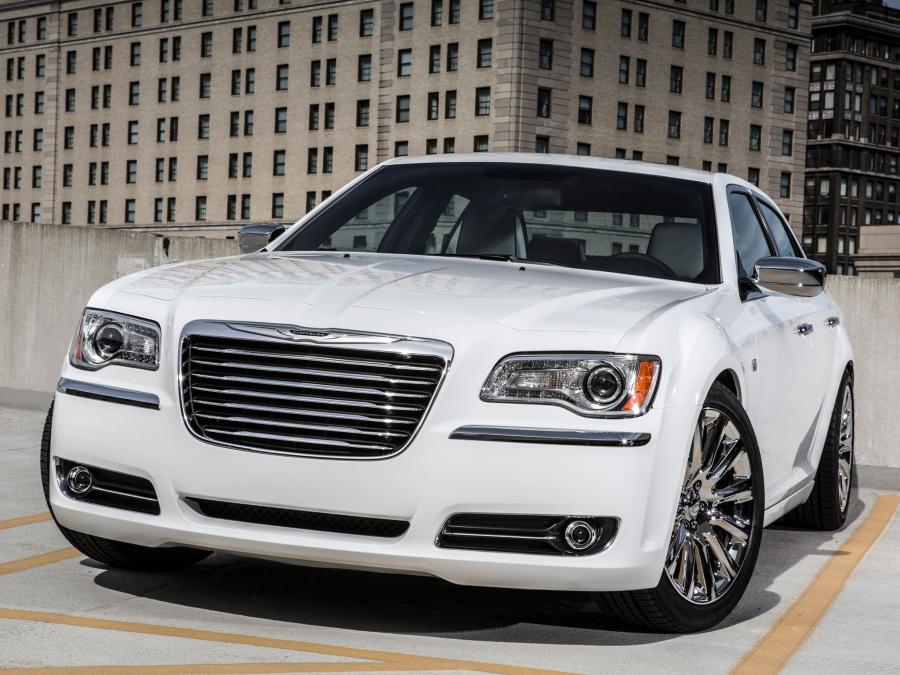  Chrysler 300C Motown 2013 года  (фото 12 из 15)